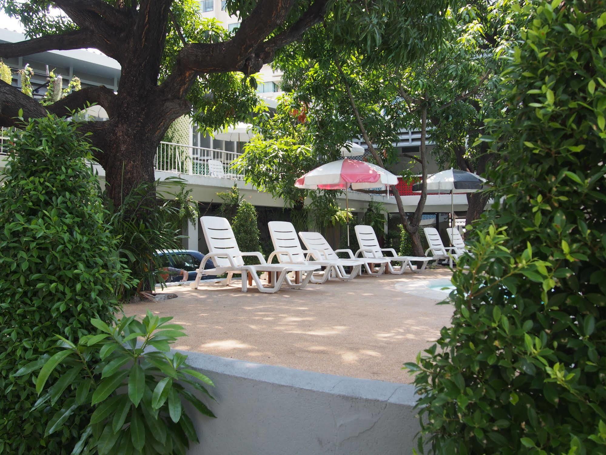 Retroasis Hotel Bangkok Eksteriør billede
